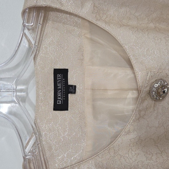 John Meyer Ivory Elegant Cape - Picture 2 of 12